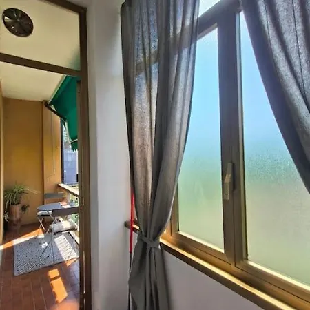 アパート Casa Sara Parcheggio Interno Privato チェルノッビオ