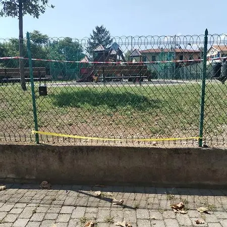 アパート Casa Sara Parcheggio Interno Privato チェルノッビオ